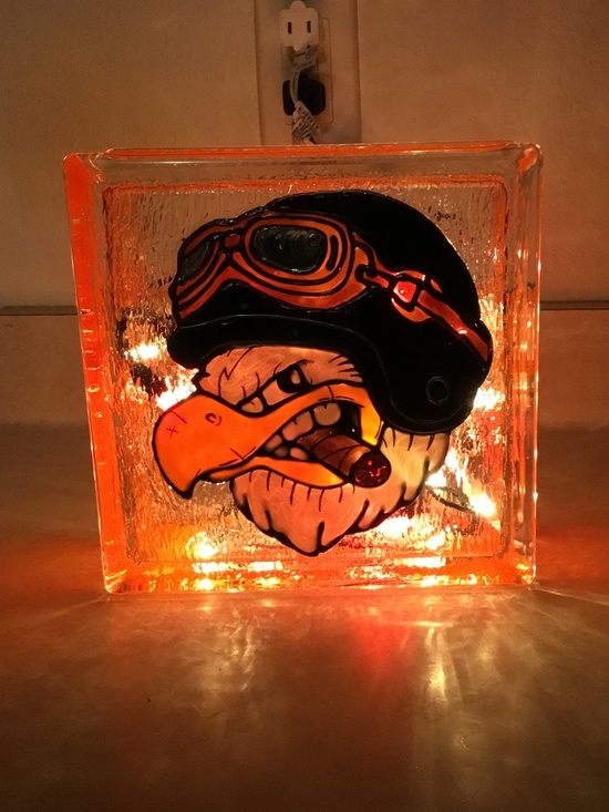 Kikoscloset2021 Other - New Hand Painted Eagle Glass Light